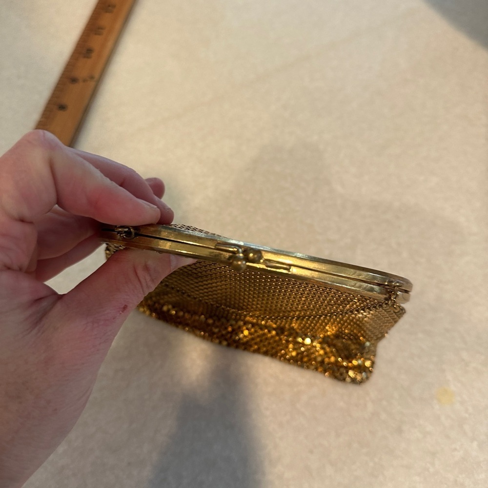 Small Vintage Gold Mesh Evening Bag 1950s - Picture 3 of 4